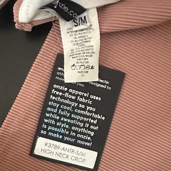 Onzie Women's Athletic Crop Top Shorts Set in Dusty Pink - Picture 4 of 5